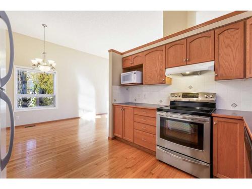 99 Eversyde Circle Sw, Calgary, AB - Indoor Photo Showing Kitchen