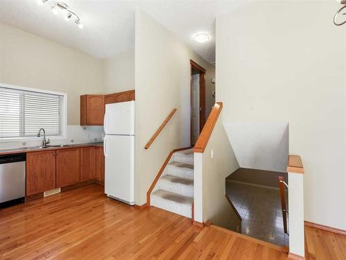 99 Eversyde Circle Sw, Calgary, AB - Indoor Photo Showing Kitchen