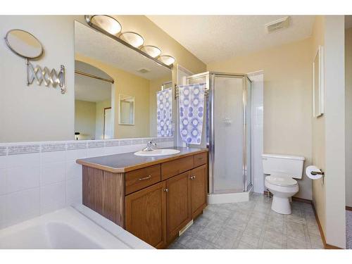 99 Eversyde Circle Sw, Calgary, AB - Indoor Photo Showing Bathroom