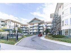 222-3111 34 Avenue NW  Calgary, AB T2L 0Y2