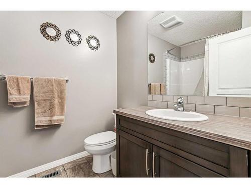 41 Copperpond Avenue Se, Calgary, AB - Indoor Photo Showing Bathroom