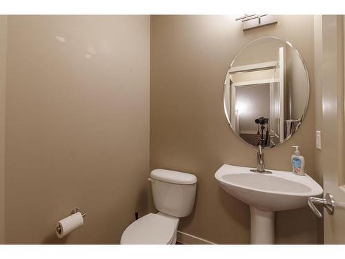 209 Aspen Hills Villas Sw, Calgary, AB - Indoor Photo Showing Bathroom