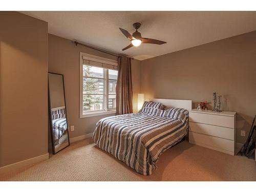 209 Aspen Hills Villas Sw, Calgary, AB - Indoor Photo Showing Bedroom