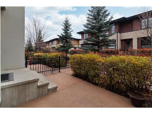 209 Aspen Hills Villas Sw, Calgary, AB - Outdoor