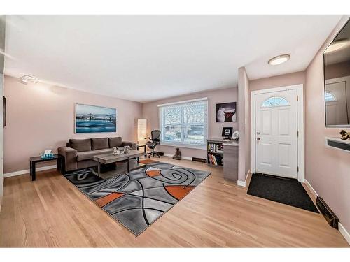 144 Fairview Drive Se, Calgary, AB - Indoor