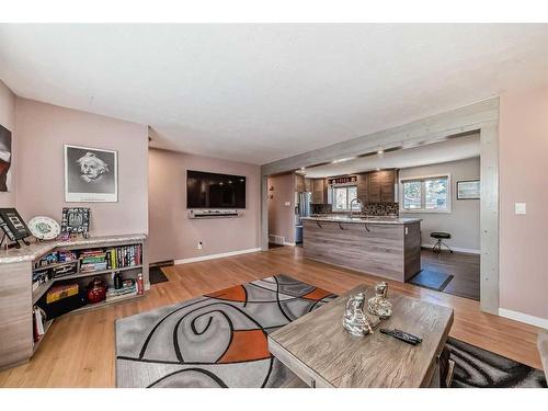 144 Fairview Drive Se, Calgary, AB - Indoor Photo Showing Living Room