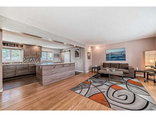 144 Fairview Drive Se, Calgary, AB - Indoor Photo Showing Living Room