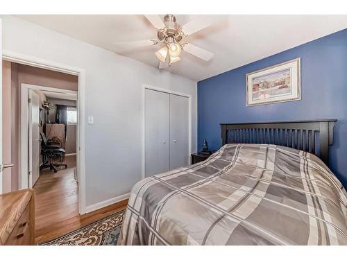 144 Fairview Drive Se, Calgary, AB - Indoor Photo Showing Bedroom