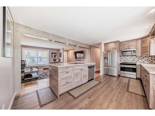 144 Fairview Drive Se, Calgary, AB - Indoor Photo Showing Kitchen