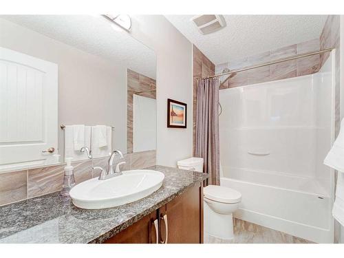 222 Aspen Stone Way Sw, Calgary, AB - Indoor Photo Showing Bathroom