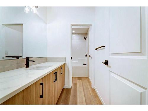 109 5 Avenue Se, High River, AB - Indoor Photo Showing Bathroom