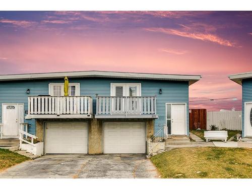 201 Penbrooke Close Se, Calgary, AB - Outdoor With Deck Patio Veranda