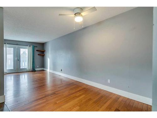 201 Penbrooke Close Se, Calgary, AB - Indoor Photo Showing Other Room