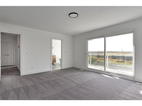 523 Woodbriar Place Sw, Calgary, AB - Indoor Photo Showing Other Room