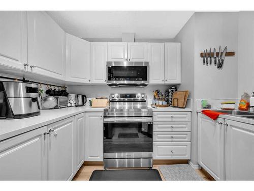 216-6000 Somervale Court Sw, Calgary, AB - Indoor Photo Showing Kitchen