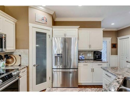 347 Sierra Madre Court Sw, Calgary, AB - Indoor Photo Showing Kitchen With Stainless Steel Kitchen With Upgraded Kitchen