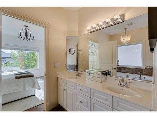 347 Sierra Madre Court Sw, Calgary, AB - Indoor Photo Showing Bathroom