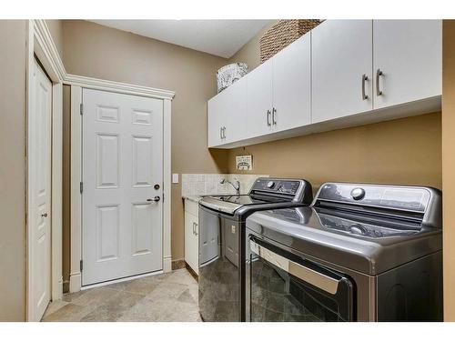 347 Sierra Madre Court Sw, Calgary, AB - Indoor Photo Showing Laundry Room