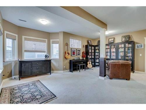 347 Sierra Madre Court Sw, Calgary, AB - Indoor