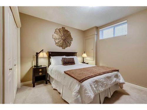 347 Sierra Madre Court Sw, Calgary, AB - Indoor Photo Showing Bedroom