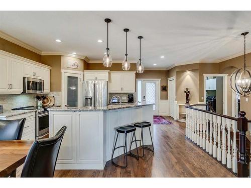 347 Sierra Madre Court Sw, Calgary, AB - Indoor Photo Showing Kitchen With Upgraded Kitchen