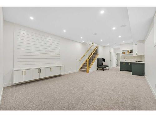 1410 43 Street Sw, Calgary, AB - Indoor Photo Showing Other Room