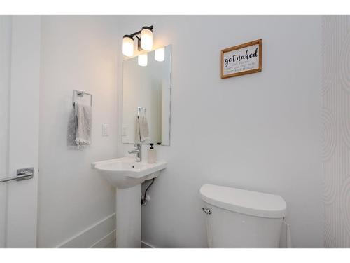 843 Carrington Boulevard Nw, Calgary, AB - Indoor Photo Showing Bathroom