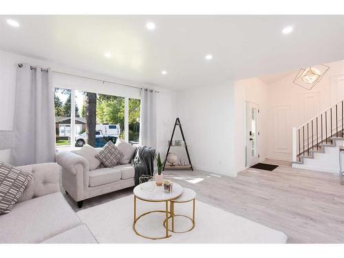 44 Midland Place Se, Calgary, AB - Indoor Photo Showing Living Room