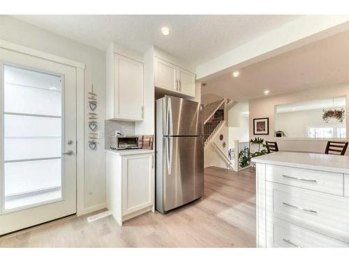 601-474 Seton Circle Se, Calgary, AB - Indoor Photo Showing Kitchen