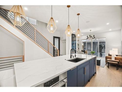 2911 4 Avenue Nw, Calgary, AB - Indoor Photo Showing Kitchen With Upgraded Kitchen