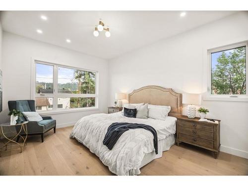 2911 4 Avenue Nw, Calgary, AB - Indoor Photo Showing Bedroom