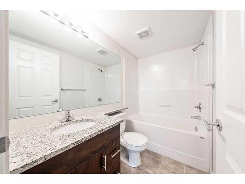 3109-279 Copperpond Common Se, Calgary, AB - Indoor Photo Showing Bathroom