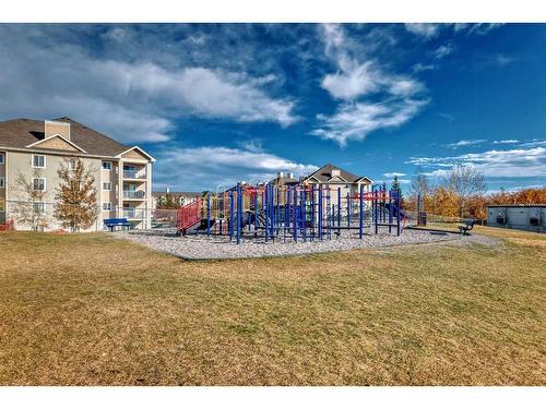 2314-16320 24 Street, Calgary, AB - Outdoor