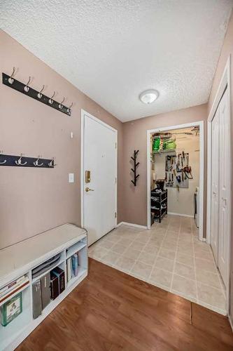 2314-16320 24 Street, Calgary, AB - Indoor Photo Showing Other Room