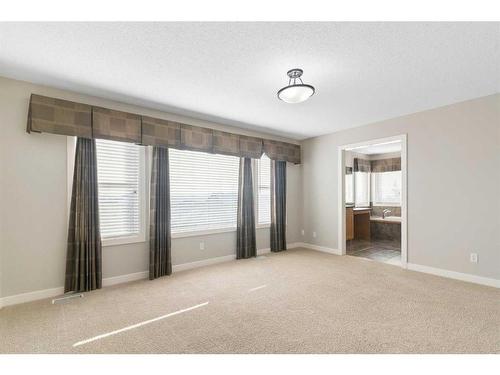 8 Sunset Close, Cochrane, AB - Indoor