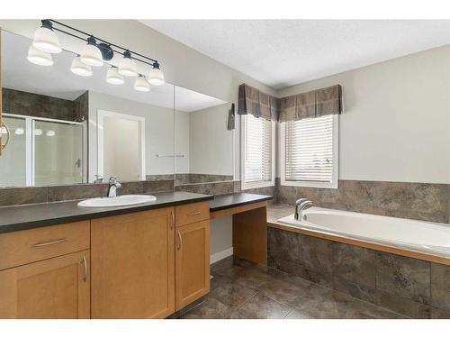 8 Sunset Close, Cochrane, AB - Indoor Photo Showing Bathroom