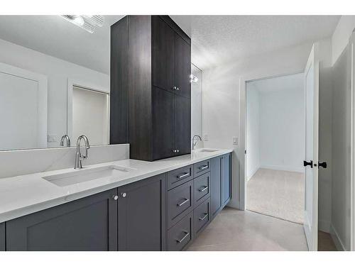 210028 Spruce Ridge West, Rural Foothills County, AB - Indoor Photo Showing Bathroom