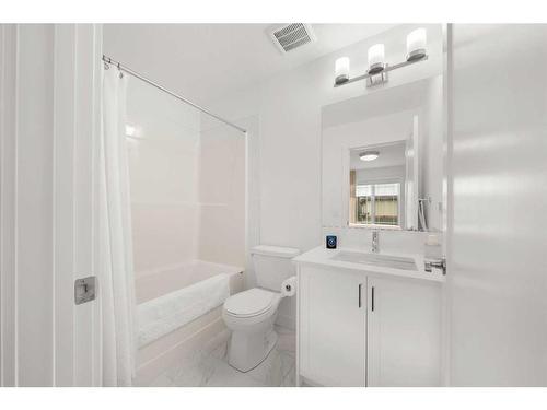 265 Auburn Meadows Drive Se, Calgary, AB - Indoor Photo Showing Bathroom