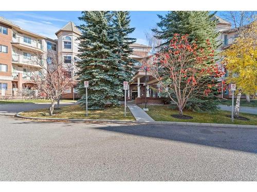 206-200 Lincoln Way Sw, Calgary, AB - Outdoor With Facade