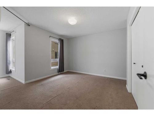 130 24 Avenue Sw, Calgary, AB - Indoor Photo Showing Other Room