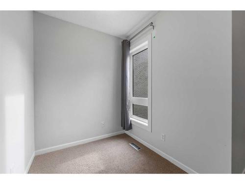 130 24 Avenue Sw, Calgary, AB - Indoor Photo Showing Other Room