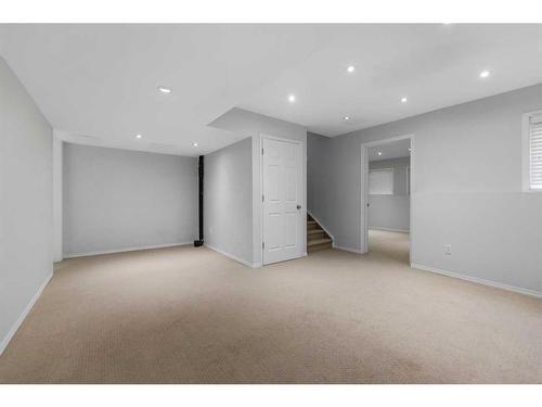 130 24 Avenue Sw, Calgary, AB - Indoor Photo Showing Other Room