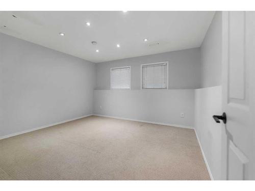 130 24 Avenue Sw, Calgary, AB - Indoor Photo Showing Other Room