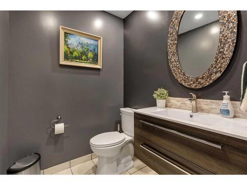 34 Sun Harbour Way Se, Calgary, AB - Indoor Photo Showing Bathroom