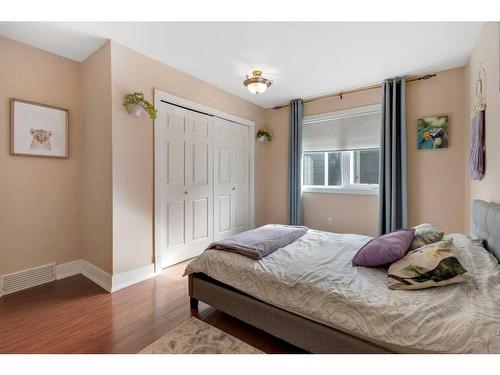 34 Sun Harbour Way Se, Calgary, AB - Indoor Photo Showing Bedroom