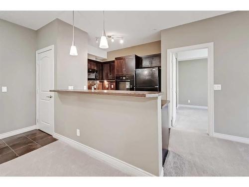 309-30 Royal Oak Plaza Nw, Calgary, AB - Indoor Photo Showing Kitchen