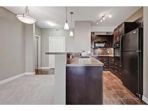 309-30 Royal Oak Plaza Nw, Calgary, AB - Indoor Photo Showing Kitchen