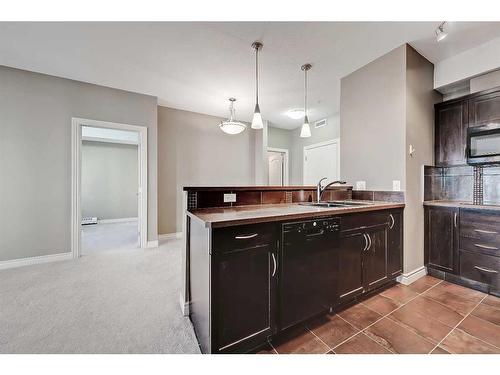 309-30 Royal Oak Plaza Nw, Calgary, AB - Indoor Photo Showing Kitchen