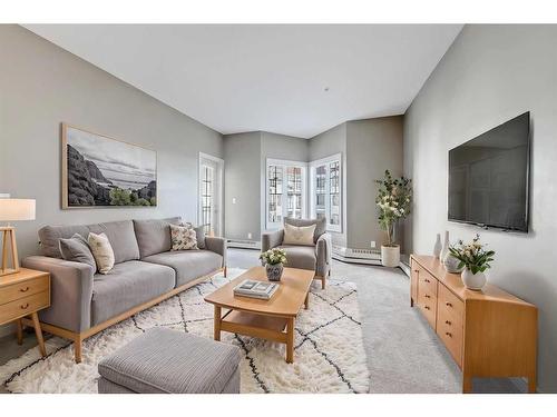 309-30 Royal Oak Plaza Nw, Calgary, AB - Indoor Photo Showing Living Room