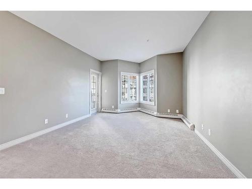 309-30 Royal Oak Plaza Nw, Calgary, AB - Indoor Photo Showing Other Room